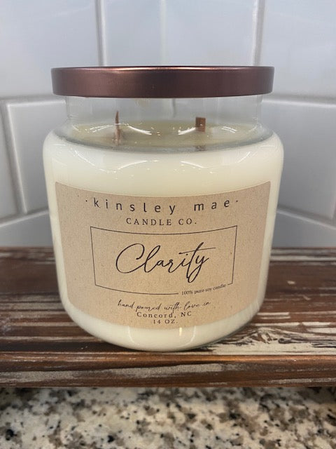 Hand poured 100% natural soy wax candles with wooden wicks. That are beautifully scented with best fragrances.